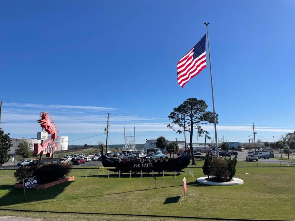 Walk To Downtown Seafood Market Bay Views Pensacola Exterior foto